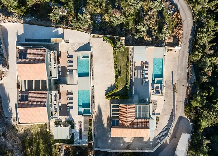 Paleo Villas