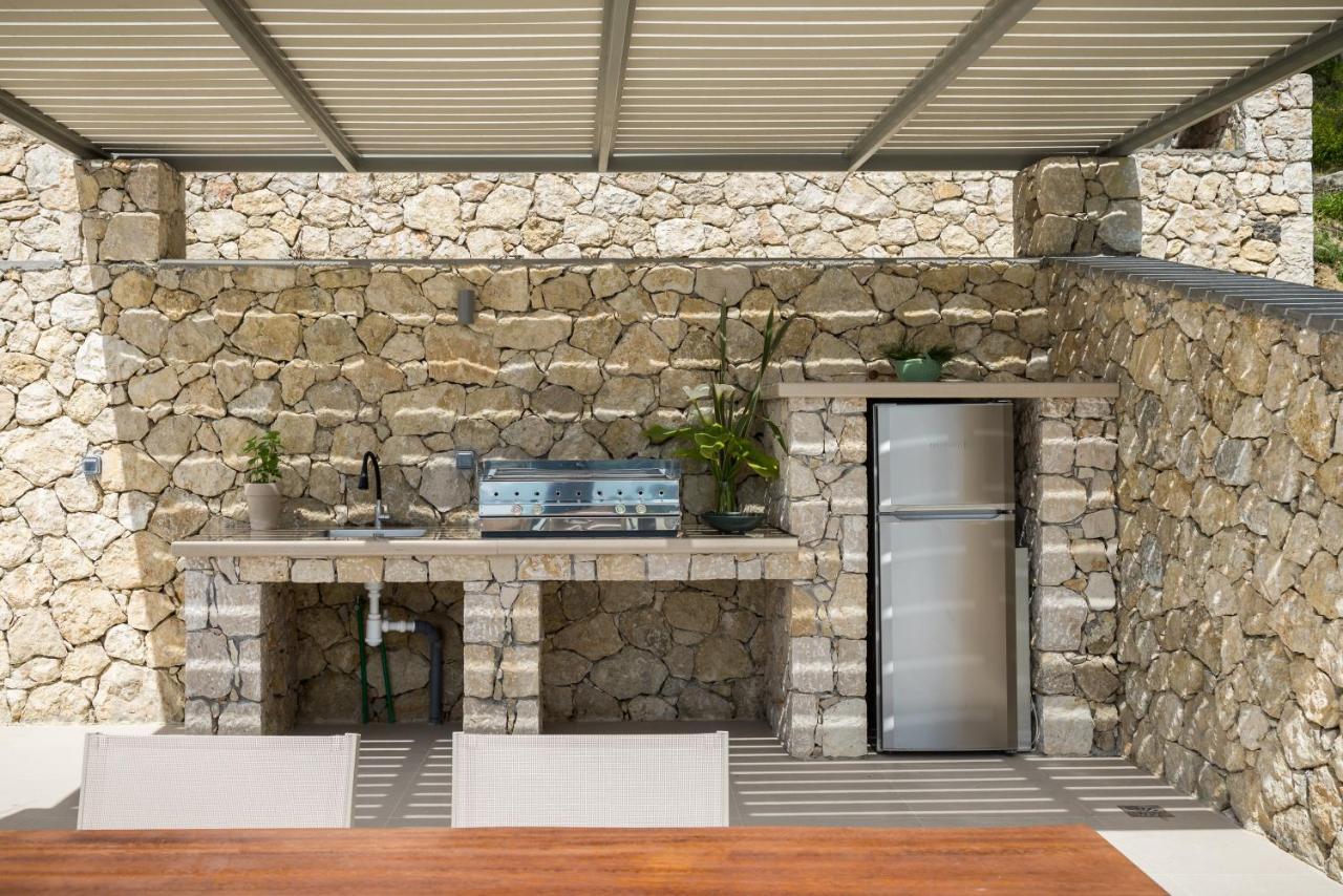 Paleo Villa *